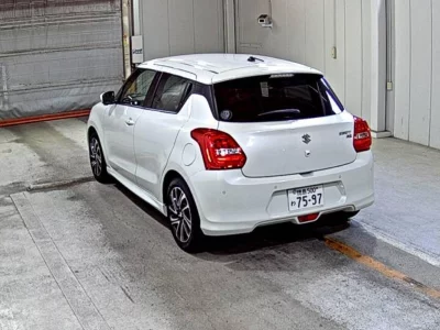 SUZUKI SWIFT
