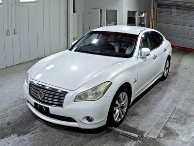 NISSAN FUGA