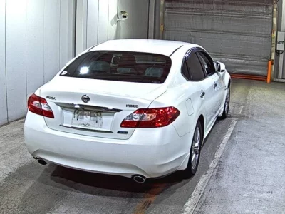 NISSAN FUGA