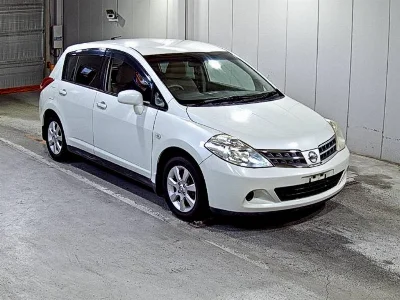 NISSAN TIIDA