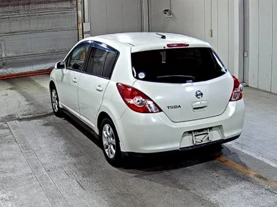 NISSAN TIIDA