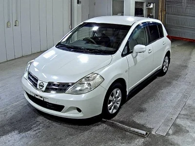 NISSAN TIIDA