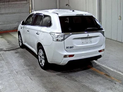 MITSUBISHI OUTLANDER PHEV