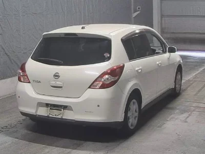 NISSAN TIIDA