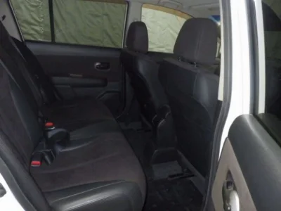 NISSAN TIIDA