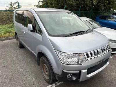 MITSUBISHI DELICA D5