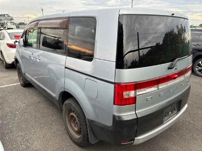 MITSUBISHI DELICA D5