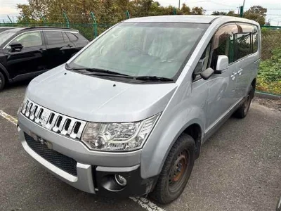 MITSUBISHI DELICA D5