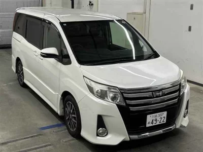 TOYOTA NOAH