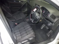Цена авто Volkswagen Golf с аукционов Японии, номер кузова 1KCCZ, пробег 98 000, оценка 8