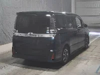 Цена авто Toyota Voxy с аукционов Японии, номер кузова ZRR80W, пробег 125 000, оценка 8
