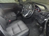 Цена авто Toyota Voxy с аукционов Японии, номер кузова ZRR80W, пробег 125 000, оценка 8