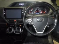 Цена авто Toyota Voxy с аукционов Японии, номер кузова ZRR80W, пробег 125 000, оценка 8
