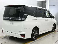 Цена авто Toyota Voxy с аукционов Японии, номер кузова ZWR90W, пробег 26 000, оценка 8