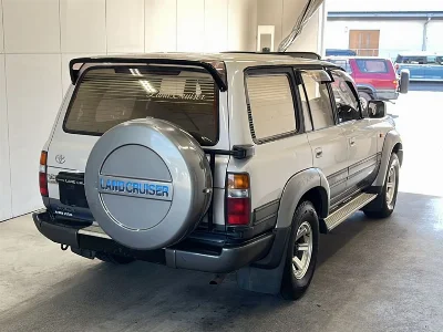 TOYOTA LAND CRUISER