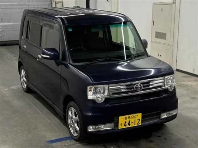 TOYOTA PIXIS SPACE