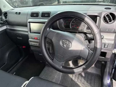 TOYOTA PIXIS SPACE