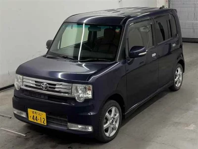 TOYOTA PIXIS SPACE