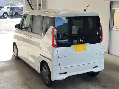 NISSAN ROOX