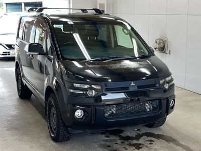 MITSUBISHI DELICA D5