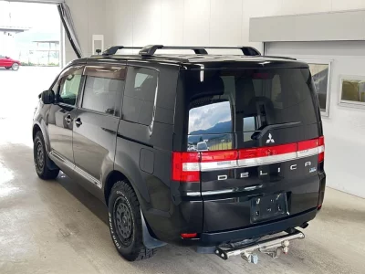 MITSUBISHI DELICA D5