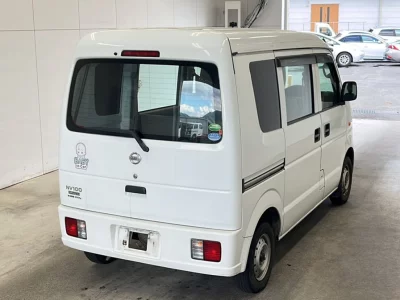 NISSAN CLIPPER VAN
