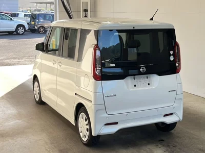 NISSAN ROOX