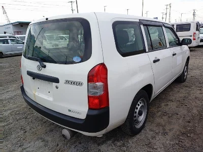 TOYOTA SUCCEED