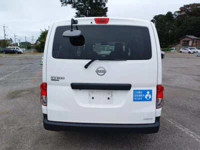 NISSAN NV200