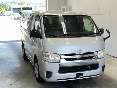 TOYOTA REGIUS VAN