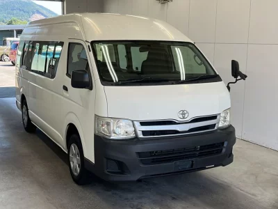 TOYOTA HIACE
