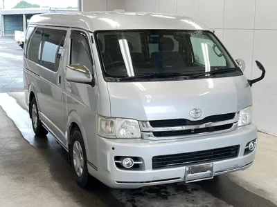 TOYOTA REGIUS VAN