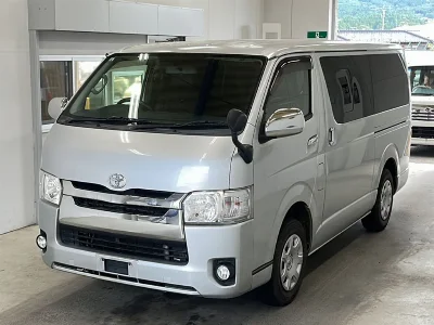 TOYOTA HIACE VAN