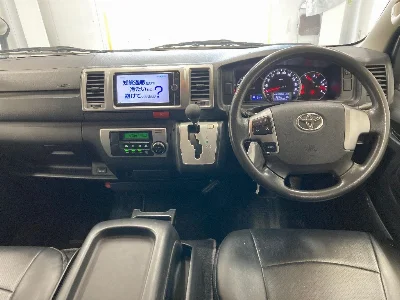 TOYOTA HIACE VAN