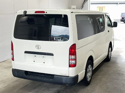 TOYOTA HIACE VAN