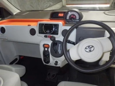 TOYOTA PORTE