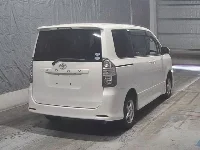Цена авто Toyota Voxy с аукционов Японии, номер кузова ZRR70W, пробег 127 000, оценка 8
