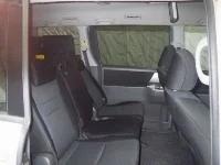 Цена авто Toyota Voxy с аукционов Японии, номер кузова ZRR70W, пробег 127 000, оценка 8