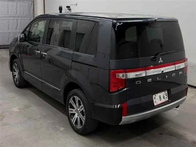 MITSUBISHI DELICA D5