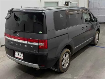 MITSUBISHI DELICA D5