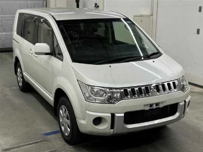 MITSUBISHI DELICA D5