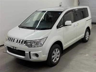 MITSUBISHI DELICA D5