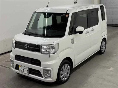 TOYOTA PIXIS MEGA