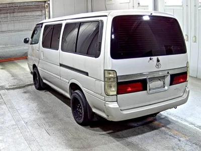 TOYOTA HIACE