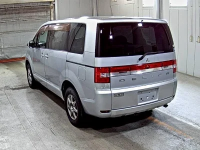 MITSUBISHI DELICA D5