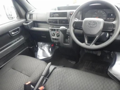 TOYOTA PIXIS VAN