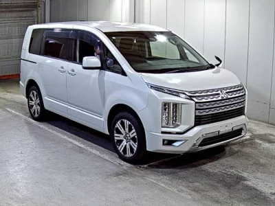 MITSUBISHI DELICA D5