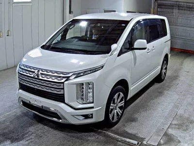 MITSUBISHI DELICA D5