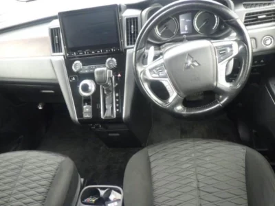 MITSUBISHI DELICA D5