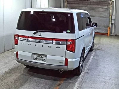MITSUBISHI DELICA D5